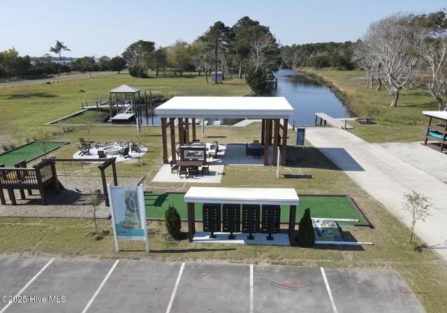 356 Hardison Road, Holly Ridge, NC 28445