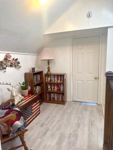 239 W 41st St, Fort Stockton, TX 79735