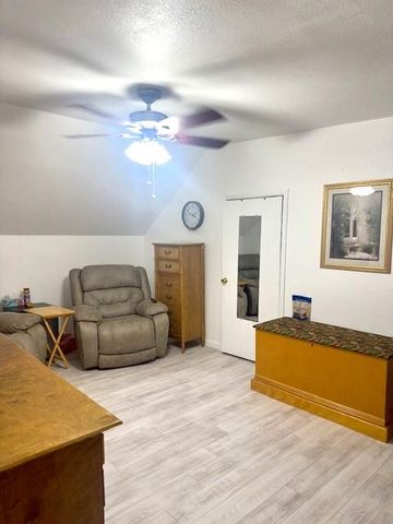 239 W 41st St, Fort Stockton, TX 79735