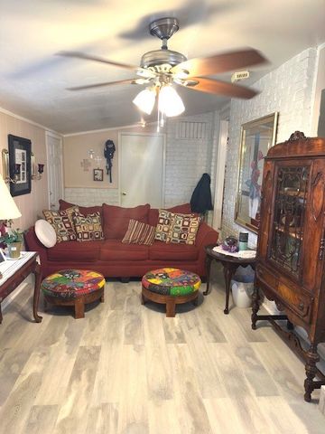 239 W 41st St, Fort Stockton, TX 79735