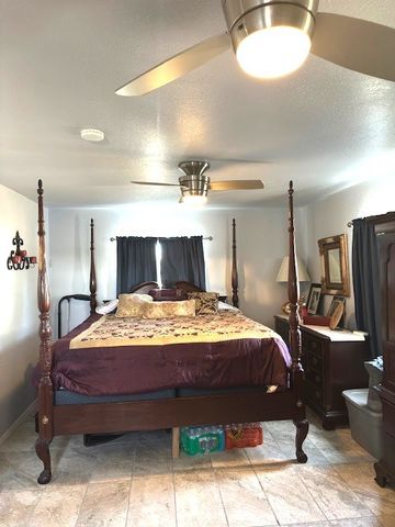 239 W 41st St, Fort Stockton, TX 79735