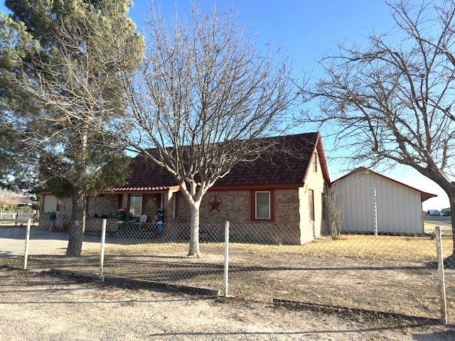 239 W 41st St, Fort Stockton, TX 79735