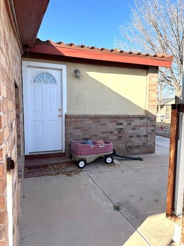 239 W 41st St, Fort Stockton, TX 79735