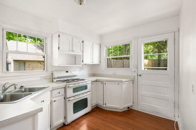 254 Park Avenue, Valparaiso, IN 46383