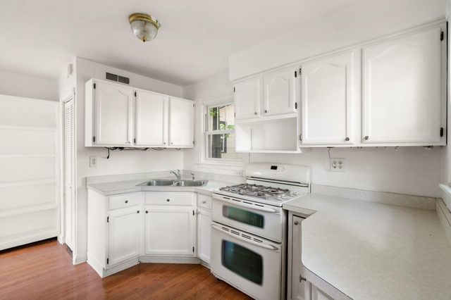 254 Park Avenue, Valparaiso, IN 46383