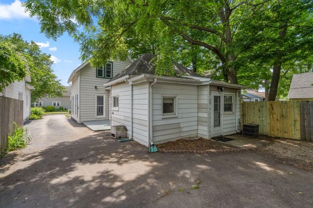 254 Park Avenue, Valparaiso, IN 46383