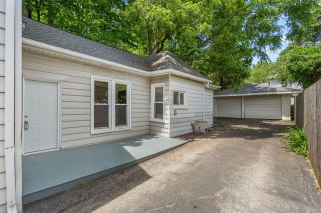 254 Park Avenue, Valparaiso, IN 46383