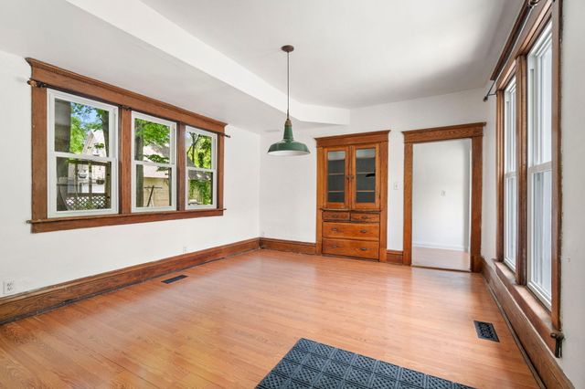 254 Park Avenue, Valparaiso, IN 46383