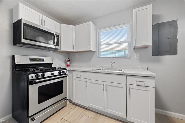 1021 32nd ST, Newport News, VA 23607