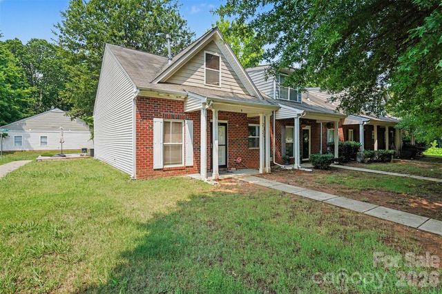 2729 Meadow Knoll Drive, Charlotte, NC 28269