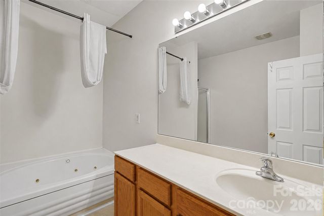 2729 Meadow Knoll Drive, Charlotte, NC 28269