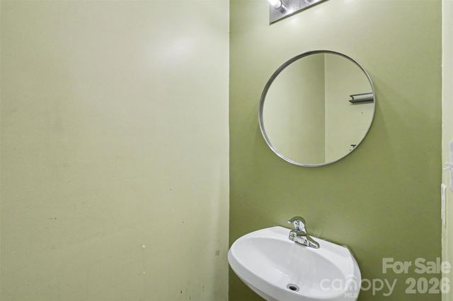 2729 Meadow Knoll Drive, Charlotte, NC 28269