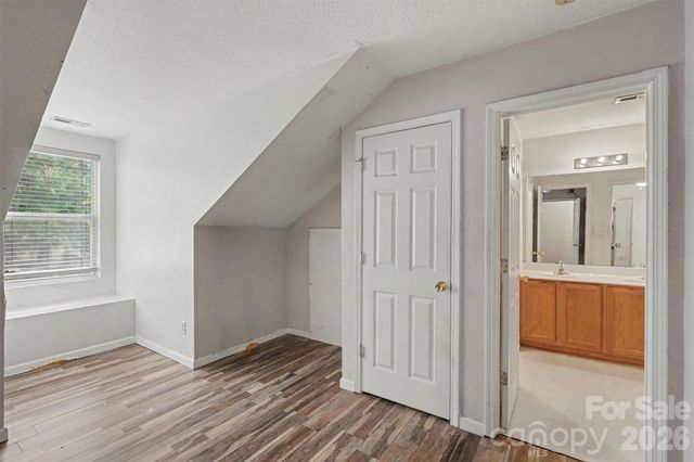 2729 Meadow Knoll Drive, Charlotte, NC 28269