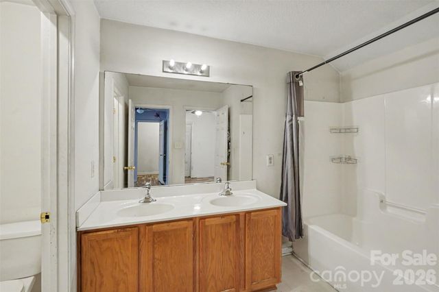 2729 Meadow Knoll Drive, Charlotte, NC 28269