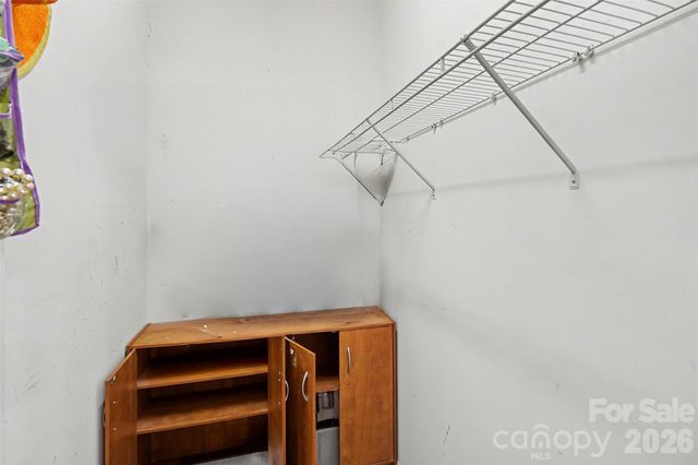 2729 Meadow Knoll Drive, Charlotte, NC 28269