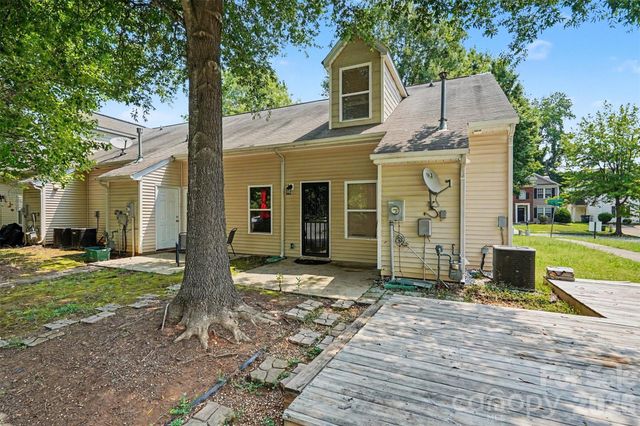 2729 Meadow Knoll Drive, Charlotte, NC 28269
