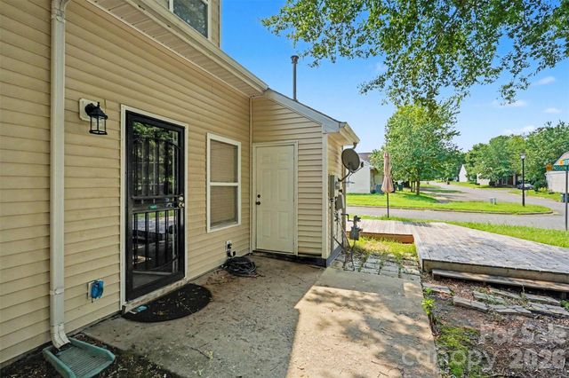 2729 Meadow Knoll Drive, Charlotte, NC 28269