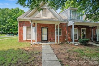 2729 Meadow Knoll Drive, Charlotte, NC 28269
