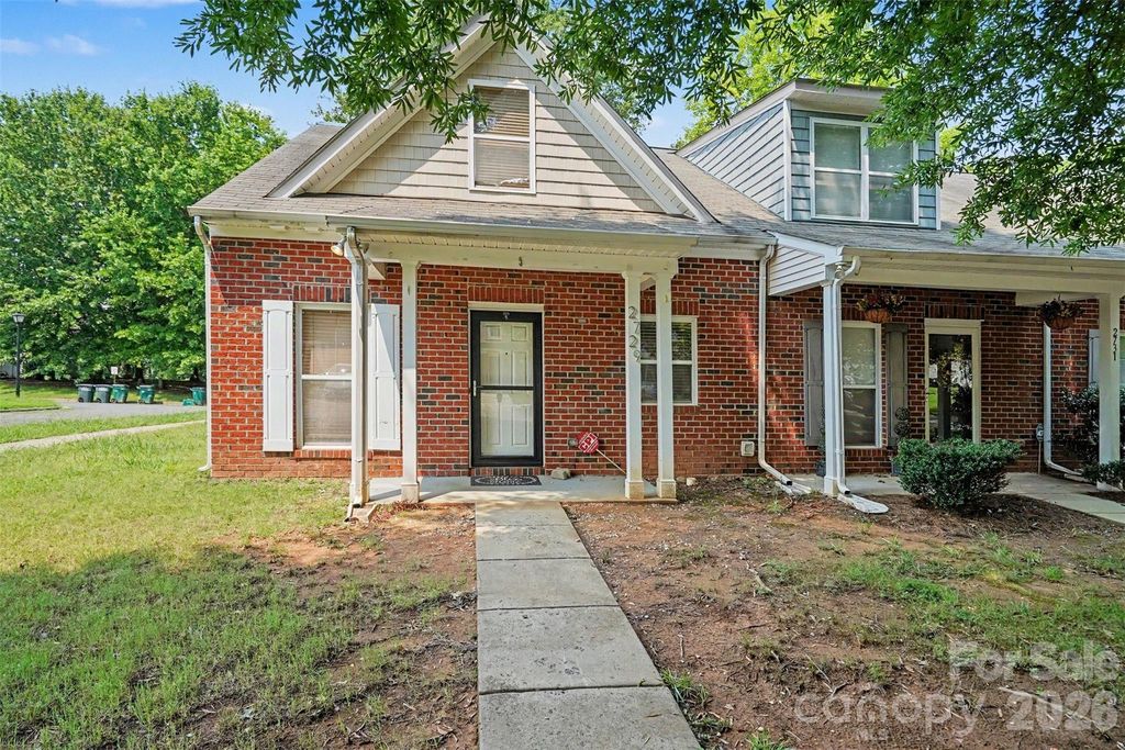 2729 Meadow Knoll Drive, Charlotte, NC 28269
