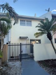 565 NE 12th Ave 565, Homestead, FL 33030