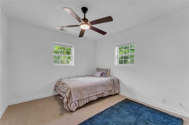 5 S Pollard Avenue, Fayetteville, AR 72701