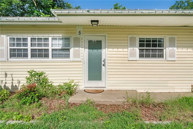 5 S Pollard Avenue, Fayetteville, AR 72701