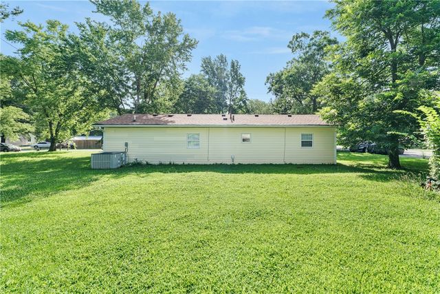 5 S Pollard Avenue, Fayetteville, AR 72701