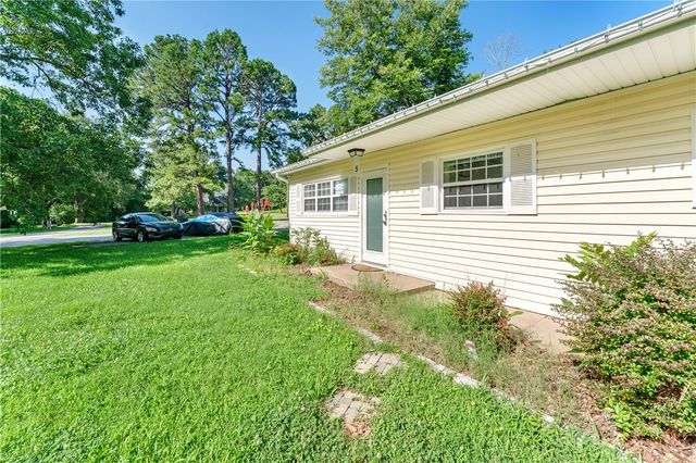 5 S Pollard Avenue, Fayetteville, AR 72701