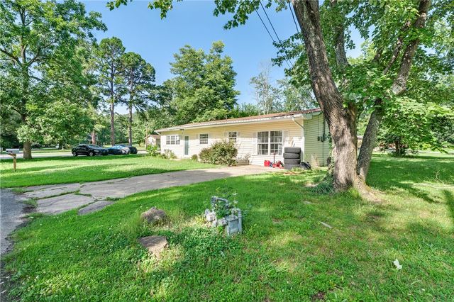 5 S Pollard Avenue, Fayetteville, AR 72701