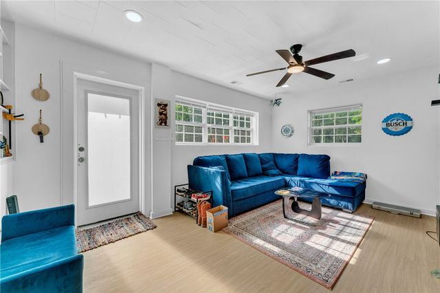 5 S Pollard Avenue, Fayetteville, AR 72701