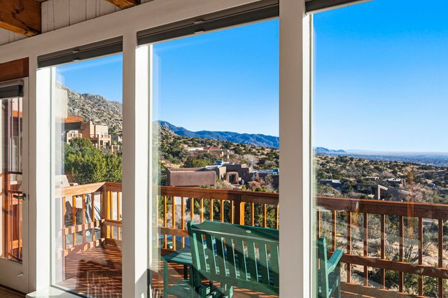 39 Tierra Monte Street NE, Albuquerque, NM 87122