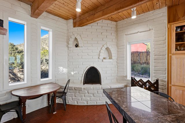 39 Tierra Monte Street NE, Albuquerque, NM 87122