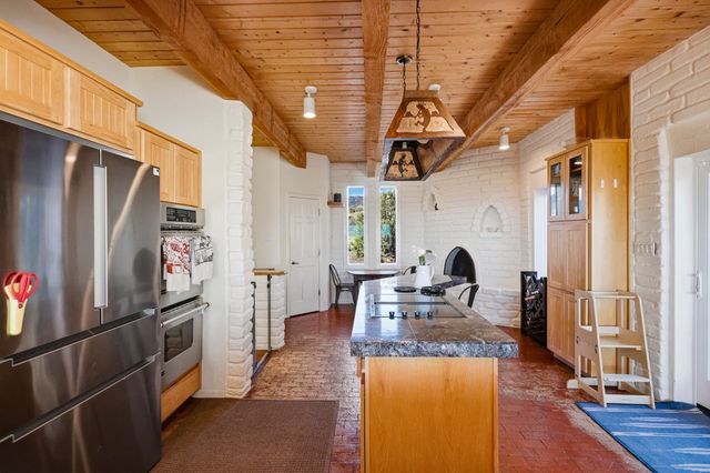 39 Tierra Monte Street NE, Albuquerque, NM 87122