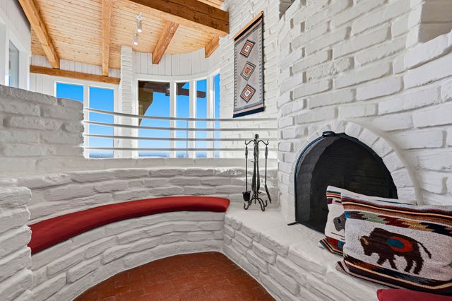 39 Tierra Monte Street NE, Albuquerque, NM 87122