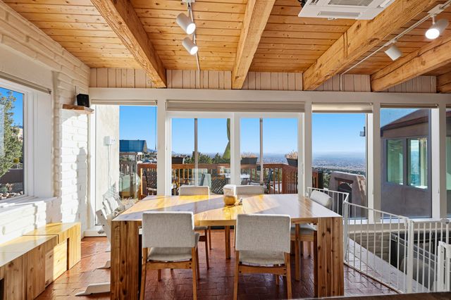 39 Tierra Monte Street NE, Albuquerque, NM 87122