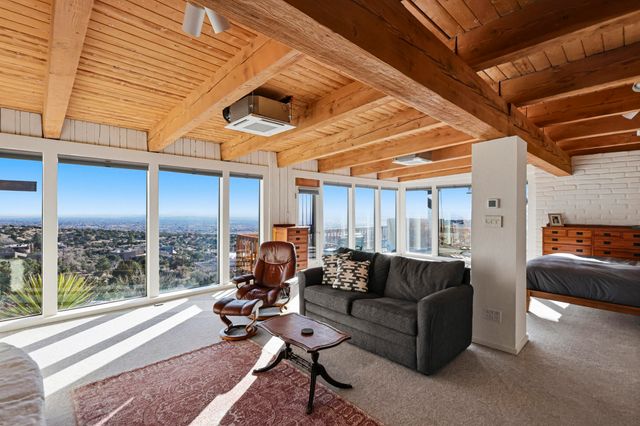 39 Tierra Monte Street NE, Albuquerque, NM 87122