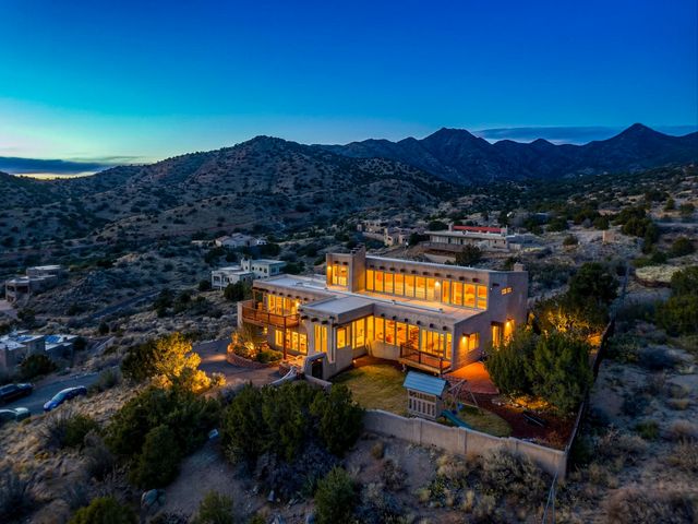 39 Tierra Monte Street NE, Albuquerque, NM 87122