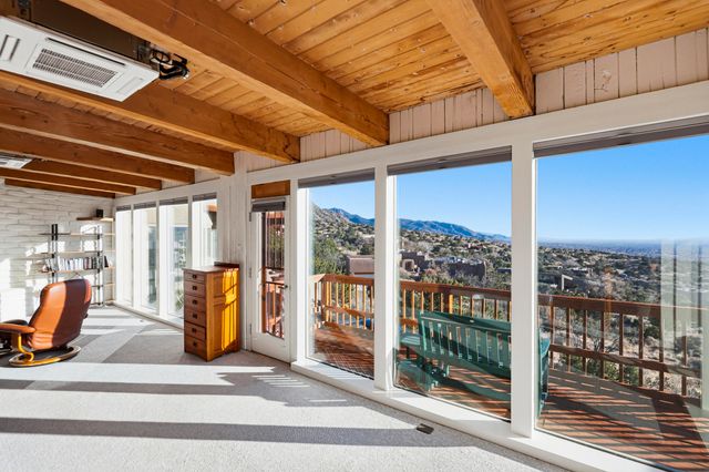 39 Tierra Monte Street NE, Albuquerque, NM 87122