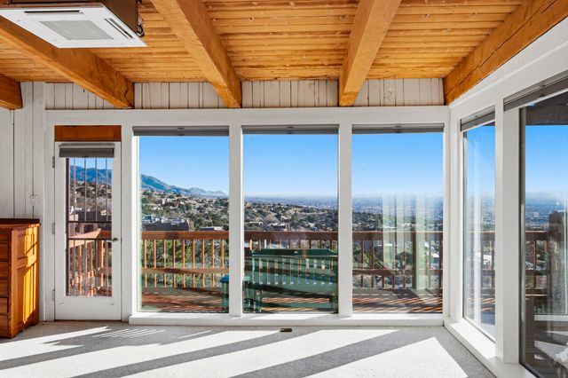 39 Tierra Monte Street NE, Albuquerque, NM 87122