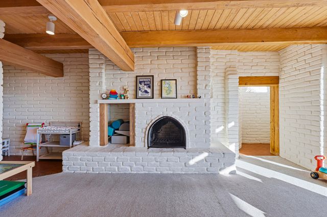 39 Tierra Monte Street NE, Albuquerque, NM 87122