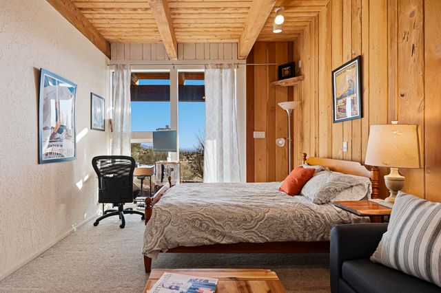 39 Tierra Monte Street NE, Albuquerque, NM 87122