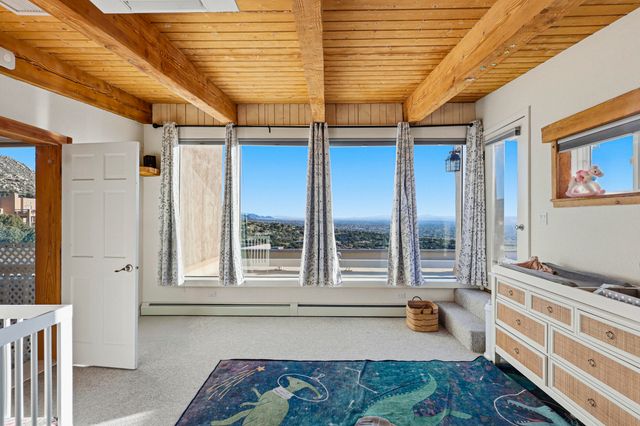 39 Tierra Monte Street NE, Albuquerque, NM 87122