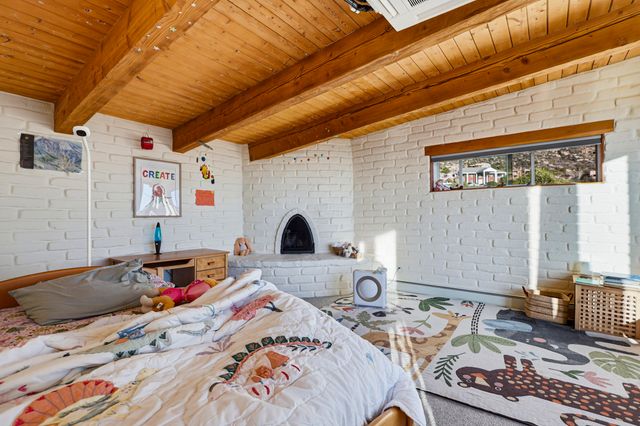 39 Tierra Monte Street NE, Albuquerque, NM 87122