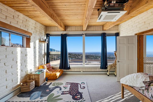 39 Tierra Monte Street NE, Albuquerque, NM 87122