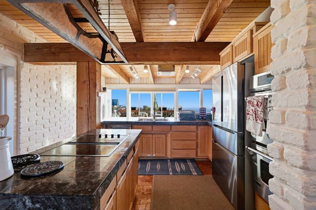 39 Tierra Monte Street NE, Albuquerque, NM 87122