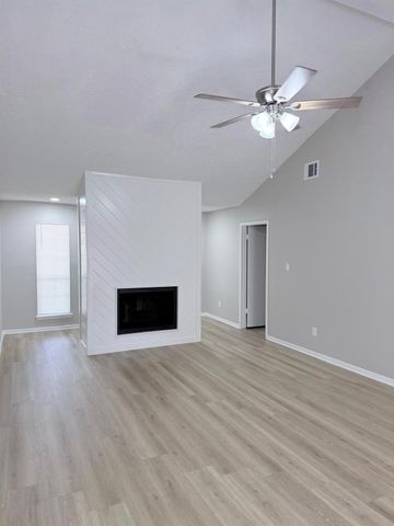 1315 Tiny Tree Drive, Missouri City, TX 77489