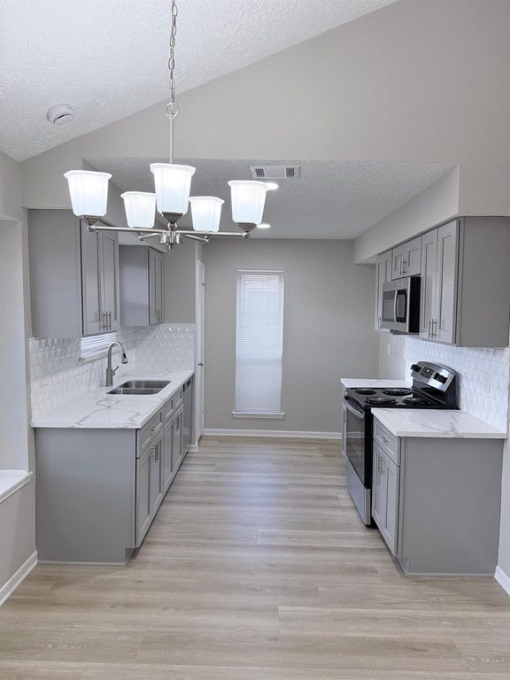 1315 Tiny Tree Drive, Missouri City, TX 77489