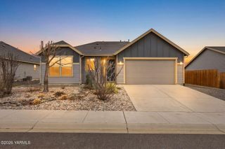 107 Palisade St, Moxee, WA 98936