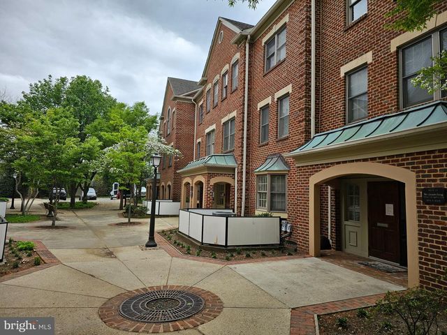 4200 EVERGREEN LN #311, Annandale, VA 22003