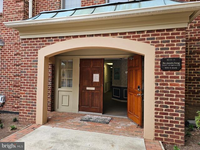 4200 EVERGREEN LN #311, Annandale, VA 22003